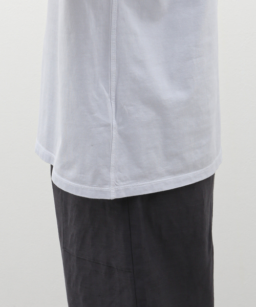 EDIFICE（エディフィス）の「【CALMER / カルメール】別注  ナチュラルダイ  Tシャツ（Tシャツ/カットソー・メンズ・ホワイト/スカイブルー/チャコールグレー・MEDIUM/LARGE）」の15枚目の写真