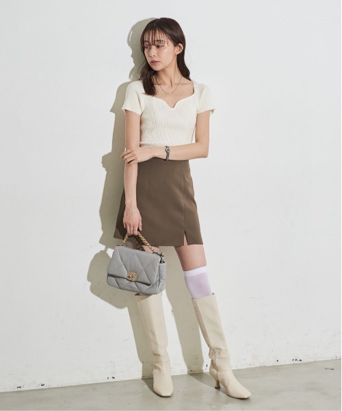 ハートモチーフクロップドトップス セール】ハートネッククロップドトップス(Tシャツ/カットソー