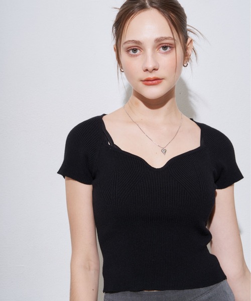 ハートモチーフクロップドトップス セール】ハートネッククロップドトップス(Tシャツ/カットソー