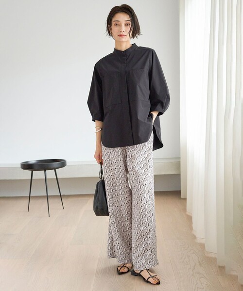 UNFILO(アンフィーロ)の「プリントイージーパンツ(その他パンツ・レディース・アイボリー系5/ブラック系5・X-SMALL/SMALL/MEDIUM/LARGE)」の2枚目の写真