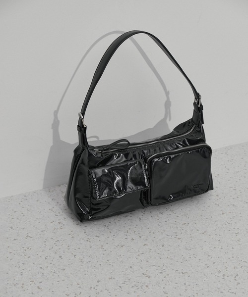 ADAM ET ROPE'（アダムエロペ）の「【サステナブル・追加】ボックスポケットミニバッグ（ハンドバッグ・レディース・ライトグレー/ブラック/ピンク・FREE）」の2枚目の写真