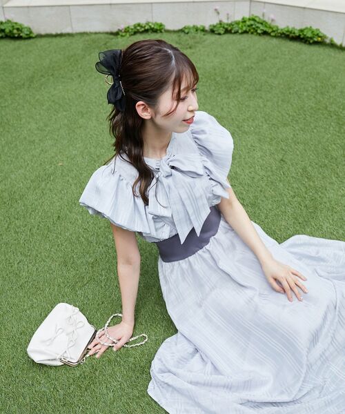 MAJESTIC LEGON（マジェスティックレゴン）の「ボウタイフリルコルセットワンピース（ワンピース・レディース・ベージュ系その他2/ブルー系その他2/グレー系その他/ホワイト系その他2・X-SMALL/SMALL/MEDIUM）」の16枚目の写真