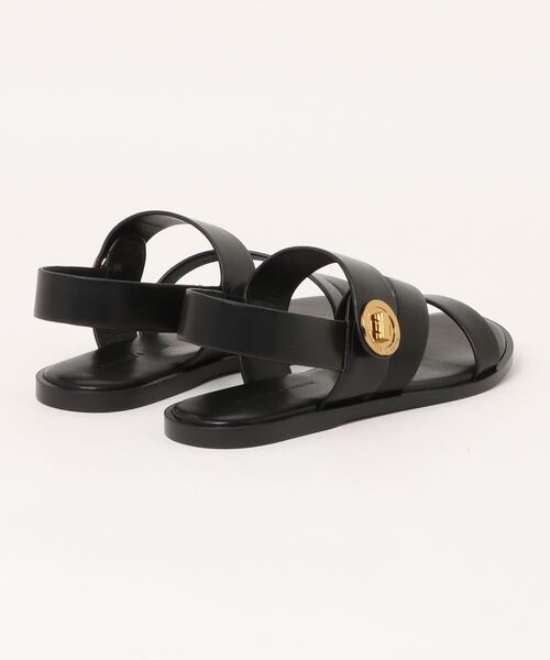 CHARLES & KEITH(チャールズ & キース)の「Yaraヤラターンロックストラッピーサンダル(サンダル・レディース・ブラック/ゴールド/ダークブラウン/ホワイト/ライトブラウン・23.5cm/23cm/22.5cm/25cm/24.5cm/25.5cm)」の8枚目の写真