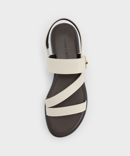 CHARLES & KEITH(チャールズ & キース)の「Yaraヤラターンロックストラッピーサンダル(サンダル・レディース・ブラック/ゴールド/ダークブラウン/ホワイト/ライトブラウン・23.5cm/23cm/22.5cm/25cm/24.5cm/25.5cm)」の14枚目の写真
