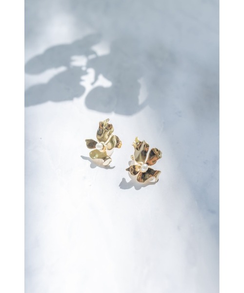 Her lip to（ハーリップトゥー）の「Iris Gold Plated Earring（イヤリング・レディース・ゴールド・FREE）」の6枚目の写真
