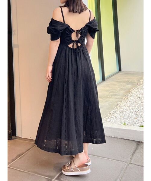 MERCURYDUO（マーキュリーデュオ）の「コットンカットワークバックシャンワンピース（ワンピース・レディース・ピンク/ブラック/オフホワイト・MEDIUM/SMALL）」の3枚目の写真