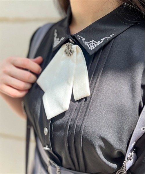 axes femme（アクシーズファム）の「メタル×タイ付き連釦ブラウス（シャツ/ブラウス・レディース・ブルーグリーン/ブラック/キナリ・MEDIUM/LARGE）」の5枚目の写真