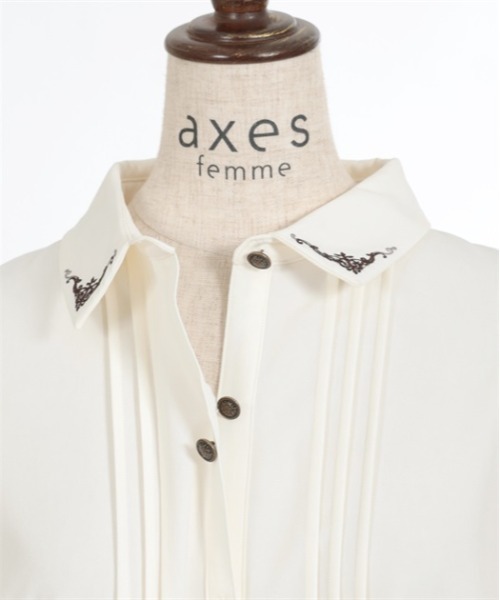 axes femme（アクシーズファム）の「メタル×タイ付き連釦