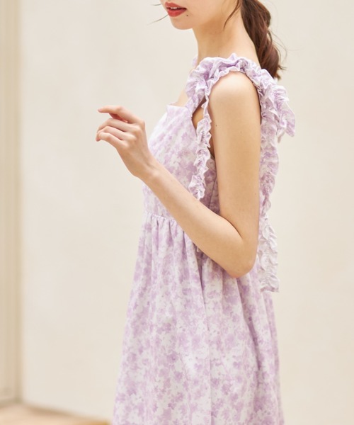 tocco closet（トッコ クローゼット）の「肩フリルリボン水彩