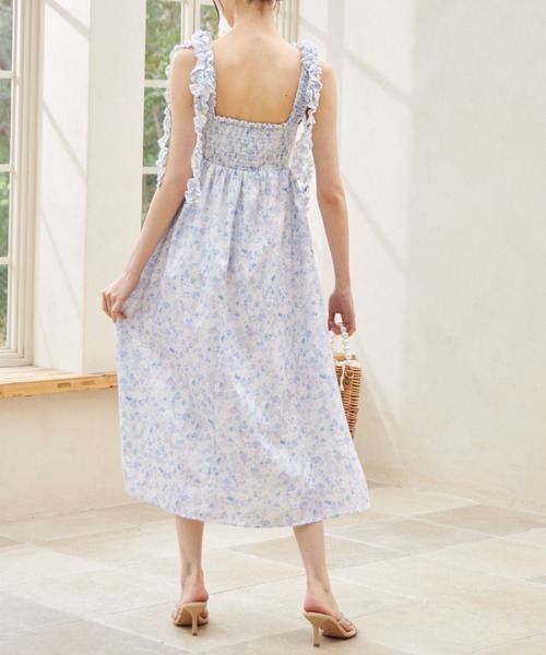 tocco closet（トッコ クローゼット）の「肩フリルリボン水彩フラワー