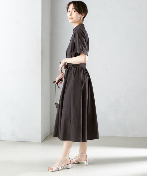 SHIPS（シップス）の「〈UVカット / 撥水加工 / 手洗い可能〉カシュクール デザイン シャツ ワンピース（ワンピース・レディース・ダークグレー/ライトブルー・ONE SIZE）」の15枚目の写真