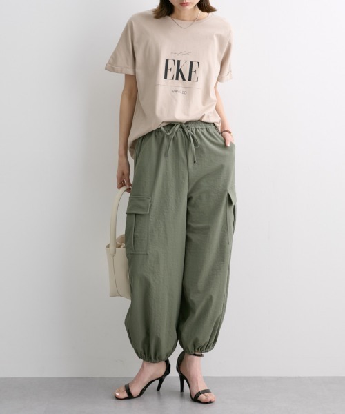 nissen（ニッセン）の「クルーネックロゴプリントTシャツ（Tシャツ/カットソー・レディース・オフホワイト/ブラック/カーキ/ベージュ・M/L/LL/S）」の6枚目の写真