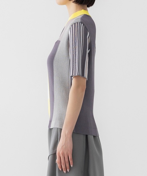 UNITED TOKYO(ユナイテッドトウキョウ)の「バーティカスイッチングニット|ウォッシャブル(ニット/セーター・レディース・ブラック/ネイビー/イエロー・FREE)」の17枚目の写真