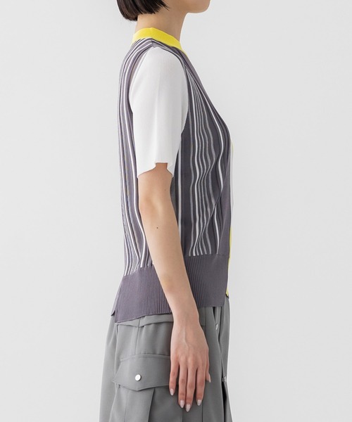 UNITED TOKYO(ユナイテッドトウキョウ)の「バーティカスイッチングニット|ウォッシャブル(ニット/セーター・レディース・ブラック/ネイビー/イエロー・FREE)」の19枚目の写真