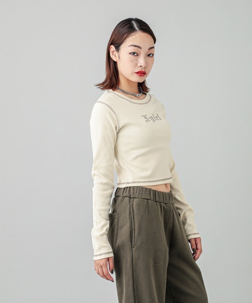 X-girl（エックスガール）の「OLD ENGLISH L/S BABY TEE（Tシャツ/カットソー・レディース・オフホワイト/ブラック・S/M）」の9枚目の写真