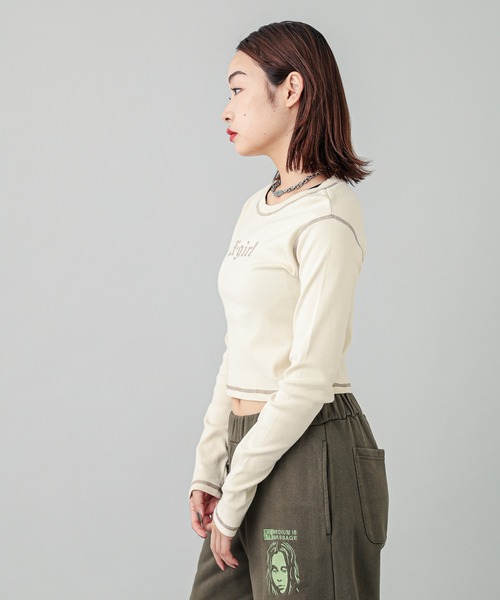 X-girl（エックスガール）の「OLD ENGLISH L/S BABY TEE（Tシャツ/カットソー・レディース・オフホワイト/ブラック・S/M）」の10枚目の写真