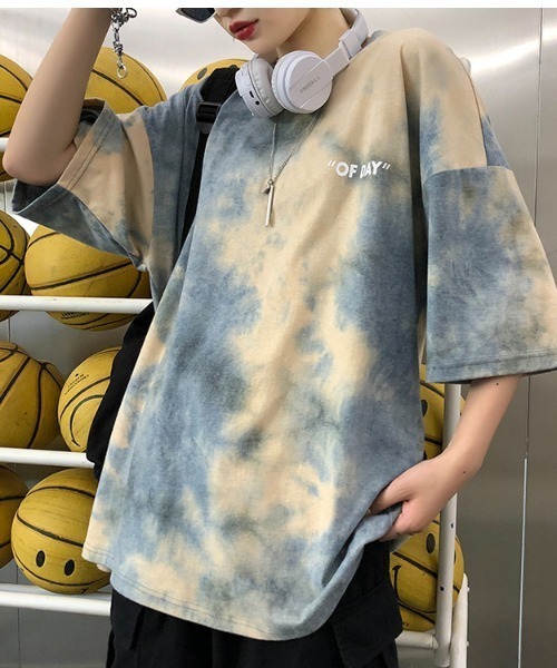B'day(ビーデイ)の「【 B'day / ビーデー 】タイダイワンポイントT(Tシャツ/カットソー・メンズ・ブルー/レッド・MEDIUM/LARGE)」の3枚目の写真