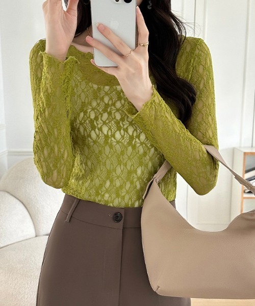 COCOMOMO（ココモモ）の「総レースシアートップス 透け感 レース ストレッチ トップス シアートップス 長袖 カットソー 長袖 レイヤードトップス オケージョン パーティー セレモニー オフィスカジュアル 春服 夏服（Tシャツ/カットソー・レディース・ブラック/オレンジ/ホワイト/ライトブルー/オリーブ/スモークピンク/スモークグレー・FREE）」の10枚目の写真