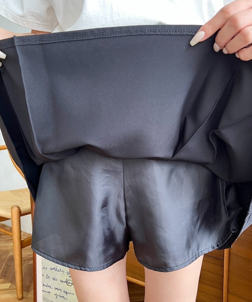 moment+（モーメントプラス）の「厚手TPUカットジョーゼットボックスプリーツミニスカパン（スカート・レディース・ブラック/アイボリー/チャコールグレー/ブラウン・M/L）」の7枚目の写真