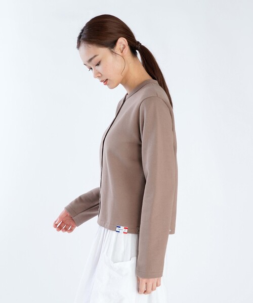 agnes b.(アニエスベー)の「オーガニックコットン メルトン 長袖 カーディガンプレッション "Le Classique"(カーディガン/ボレロ・レディース・ブラウン系その他・2/3/1)」の5枚目の写真