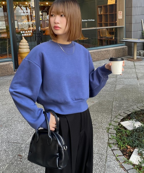 Chillfar（チルファー）の「カラークロップドスウェットトレーナー