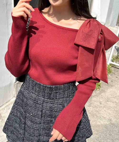 INGNI（イング）の「ワンショル肩リボンニット（ニット/セーター・レディース・グレー系その他/ブラック/オフホワイト/ボルドー・M）」の4枚目の写真