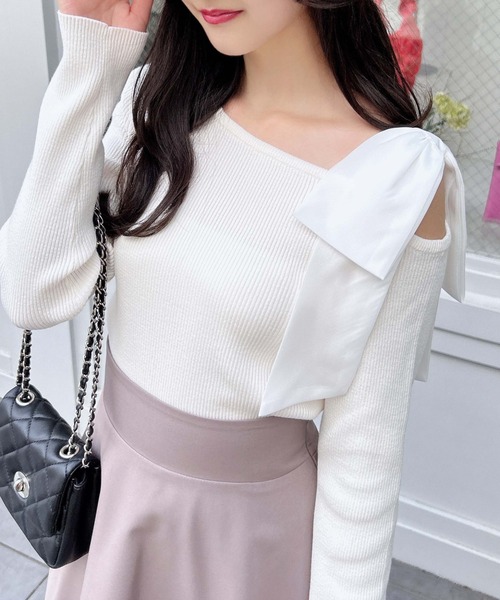 INGNI（イング）の「ワンショル肩リボンニット（ニット/セーター・レディース・グレー系その他/ブラック/オフホワイト/ボルドー・M）」の6枚目の写真