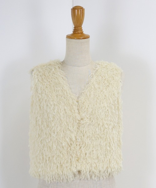 BLUEEAST(ブルーイースト)の「《お気に入り1.2万人突破!/4色展開》フェザーフリンジベスト(ベスト・レディース・アイボリー/ブラック/グレー/ピンク・MEDIUM)」の5枚目の写真