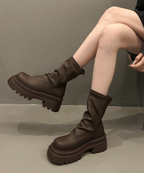 Lace Ladies（レースレディース）の「バックファスナー レザー調 厚底 ショート ブーツ（ブーツ・レディース・グレイッシュベージュ/ブラック・22.5cm/23cm/23.5cm/24cm/24.5cm/25cm）」の3枚目の写真