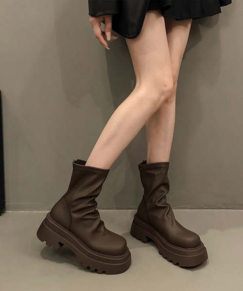 Lace Ladies（レースレディース）の「バックファスナー レザー調 厚底 ショート ブーツ（ブーツ・レディース・グレイッシュベージュ/ブラック・22.5cm/23cm/23.5cm/24cm/24.5cm/25cm）」の7枚目の写真