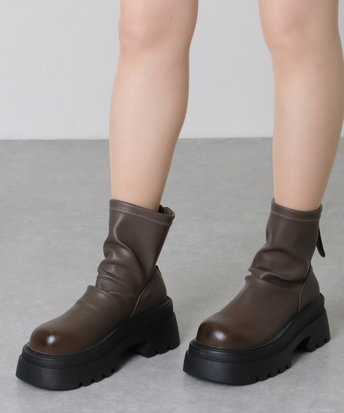 Lace Ladies（レースレディース）の「バックファスナー レザー調 厚底 ショート ブーツ（ブーツ・レディース・グレイッシュベージュ/ブラック・22.5cm/23cm/23.5cm/24cm/24.5cm/25cm）」の9枚目の写真