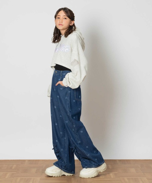 Right-on（ライトオン）の「【VIVIAN BLUE】リボン抜染デニムワイドパンツ（デニムパンツ・キッズ・ライトインディゴブルー/ダークインディゴブルー・130/140/150/160）」の14枚目の写真