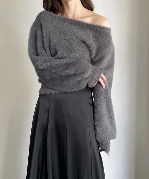 セール】オフショルフェザーヤーンニット（ニット/セーター）｜YOUING