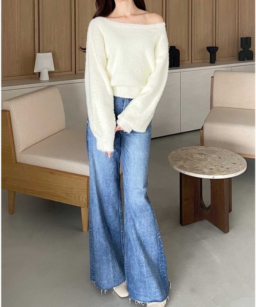 YOUING.(ユイン)の「オフショルフェザーヤーンニット(ニット/セーター・レディース・アイボリー/ベージュ/チャコール・MEDIUM/LARGE)」の13枚目の写真