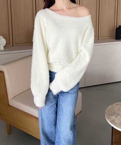 YOUING.(ユイン)の「オフショルフェザーヤーンニット(ニット/セーター・レディース・アイボリー/ベージュ/チャコール・MEDIUM/LARGE)」の10枚目の写真