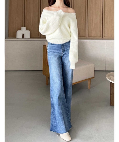 YOUING.(ユイン)の「オフショルフェザーヤーンニット(ニット/セーター・レディース・アイボリー/ベージュ/チャコール・MEDIUM/LARGE)」の15枚目の写真