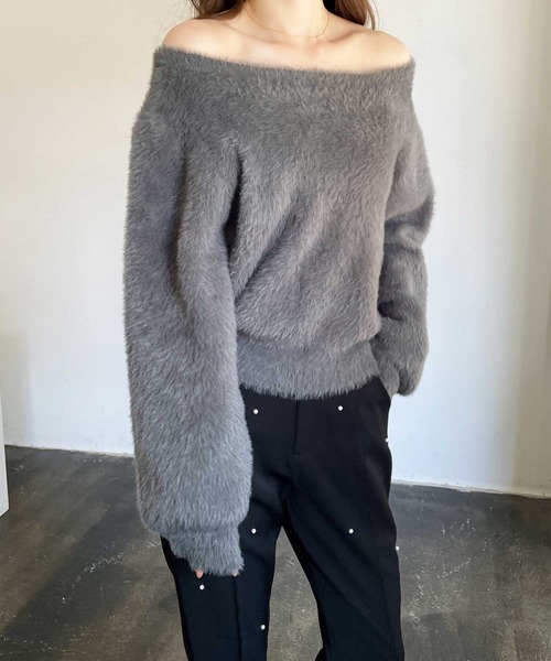 YOUING.(ユイン)の「オフショルフェザーヤーンニット(ニット/セーター・レディース・アイボリー/ベージュ/チャコール・MEDIUM/LARGE)」の19枚目の写真