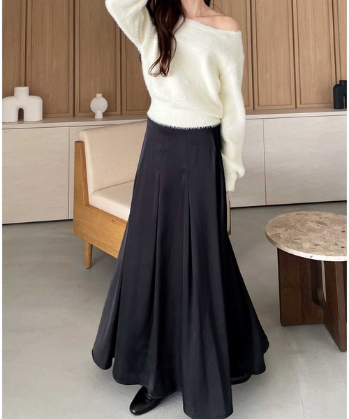 YOUING.(ユイン)の「オフショルフェザーヤーンニット(ニット/セーター・レディース・アイボリー/ベージュ/チャコール・MEDIUM/LARGE)」の17枚目の写真
