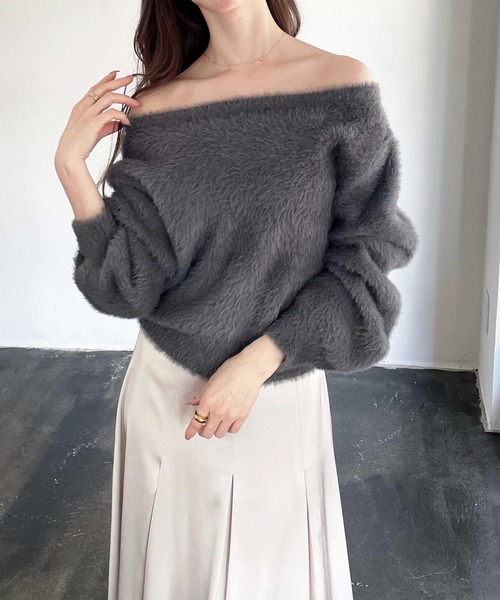 YOUING.(ユイン)の「オフショルフェザーヤーンニット(ニット/セーター・レディース・アイボリー/ベージュ/チャコール・MEDIUM/LARGE)」の21枚目の写真