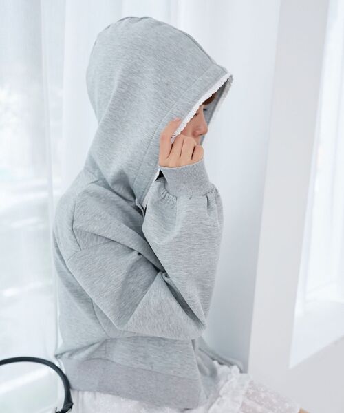 MAJESTIC LEGON(マジェスティックレゴン)の「フードレースジップパーカー(パーカー・レディース・グレー/ブラック/アイボリー・MEDIUM)」の14枚目の写真