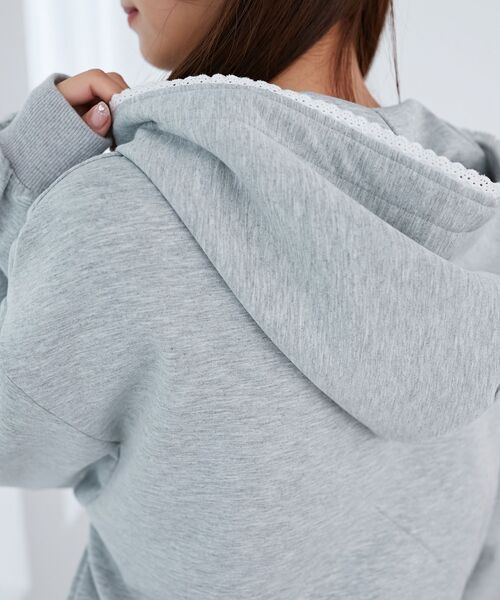 MAJESTIC LEGON(マジェスティックレゴン)の「フードレースジップパーカー(パーカー・レディース・グレー/ブラック/アイボリー・MEDIUM)」の15枚目の写真