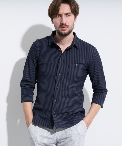 HIDEAWAYS NICOLE（ハイダウェイニコル）の「ブライトタックバイアス7分袖シャツ（シャツ/ブラウス・メンズ・ブラック×ホワイト/ネイビー×ホワイト/ホワイト×ブラック・LARGE/MEDIUM/X-LARGE）」の3枚目の写真