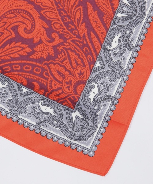 BAYFLOW(ベイフロー)の「90×90 ペイズリースカーフ(バンダナ/スカーフ・レディース・アイボリー/レッド・FREE)」の8枚目の写真