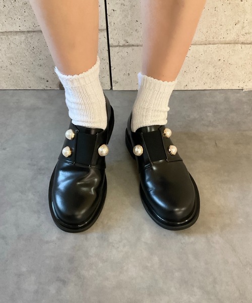 2.7cmヒール/フロントゴム】パールデザイン ローファー ALL BLACK