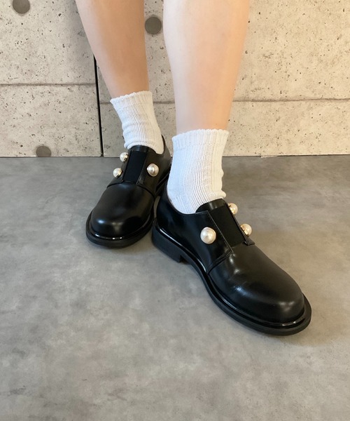 2.7cmヒール/フロントゴム】パールデザイン ローファー ALL BLACK
