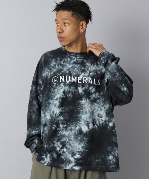 NUMERALS(ヌメラルズ)の「【NUMERALS】タイダイロゴTEE(Tシャツ/カットソー・メンズ・カーキ/ブラック・MEDIUM/LARGE)」の1枚目の写真