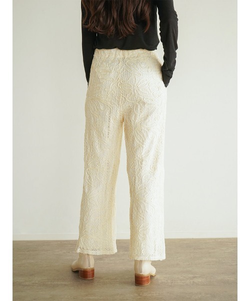 FIKA.(フィーカ)の「Flower embroidery wide pants(その他パンツ・レディース・モカ/オフホワイト・MEDIUM)」の5枚目の写真