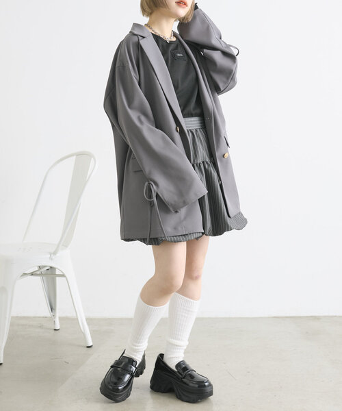 w closet(ダブルクローゼット)の「袖リボンBIGテーラードジャケット(テーラードジャケット・レディース・グレー/ベージュ/ネイビー・FREE)」の13枚目の写真