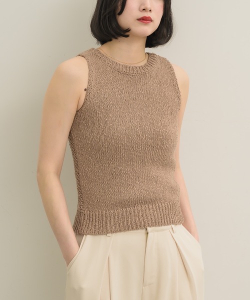 NEUNA（ヌナ）の「2wayスラブニットトップス（タンクトップ・レディース・オフホワイト/ブラウン/ベージュ・FREE）」の13枚目の写真