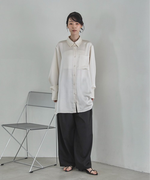 feepur（フェピュール）の「サテンオーバーシャツ（シャツ/ブラウス・レディース・アイボリー/ブラック・MEDIUM）」の3枚目の写真
